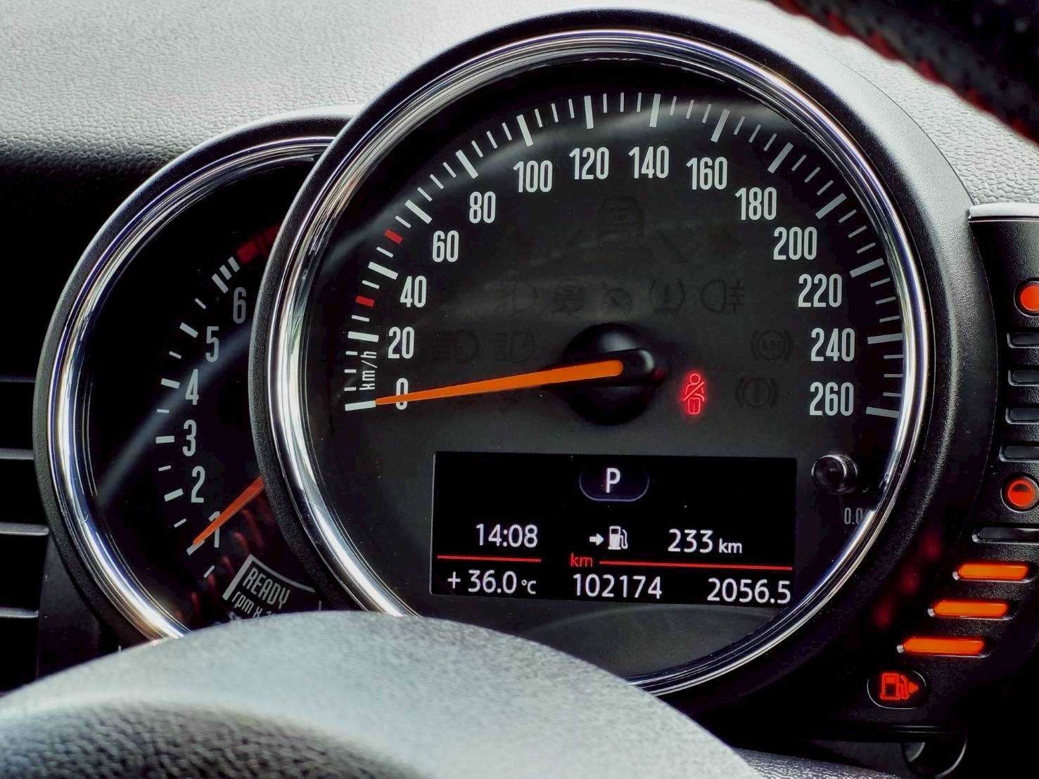 2015 Mini Cooper (Hatch) Look3 F55 (5 ประตู) สีแดง (รูปที่ 8)