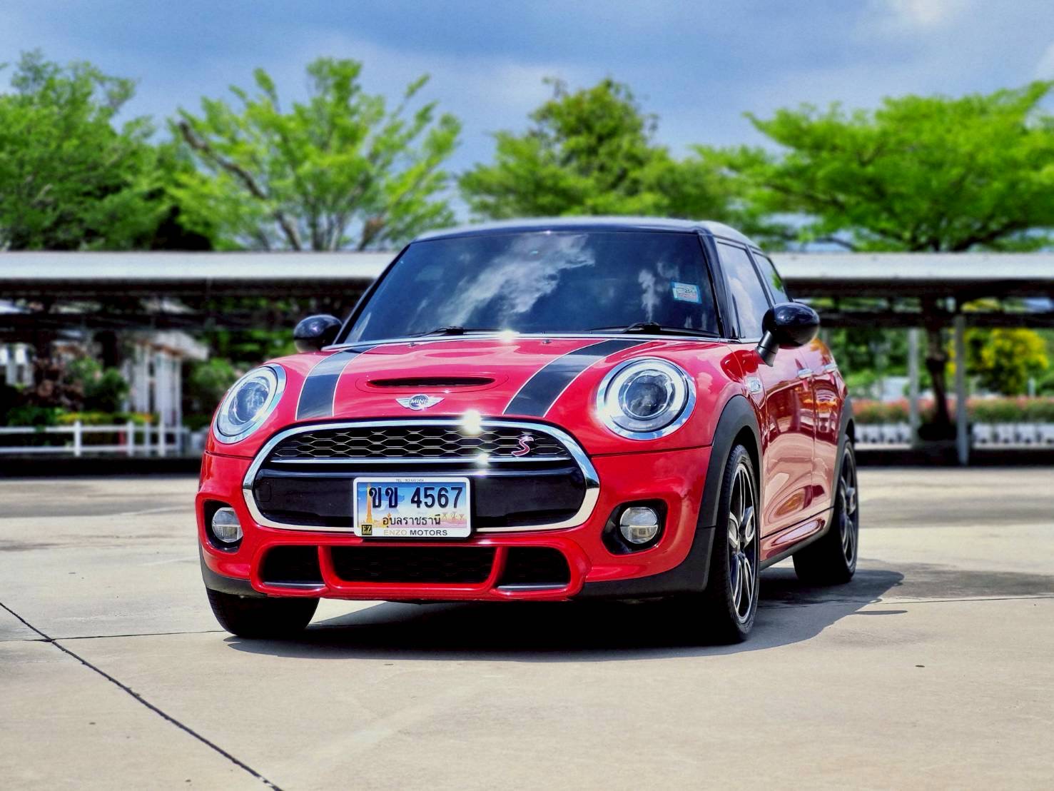 2015 Mini Cooper (Hatch) Look3 F55 (5 ประตู) สีแดง (รูปที่ 2)