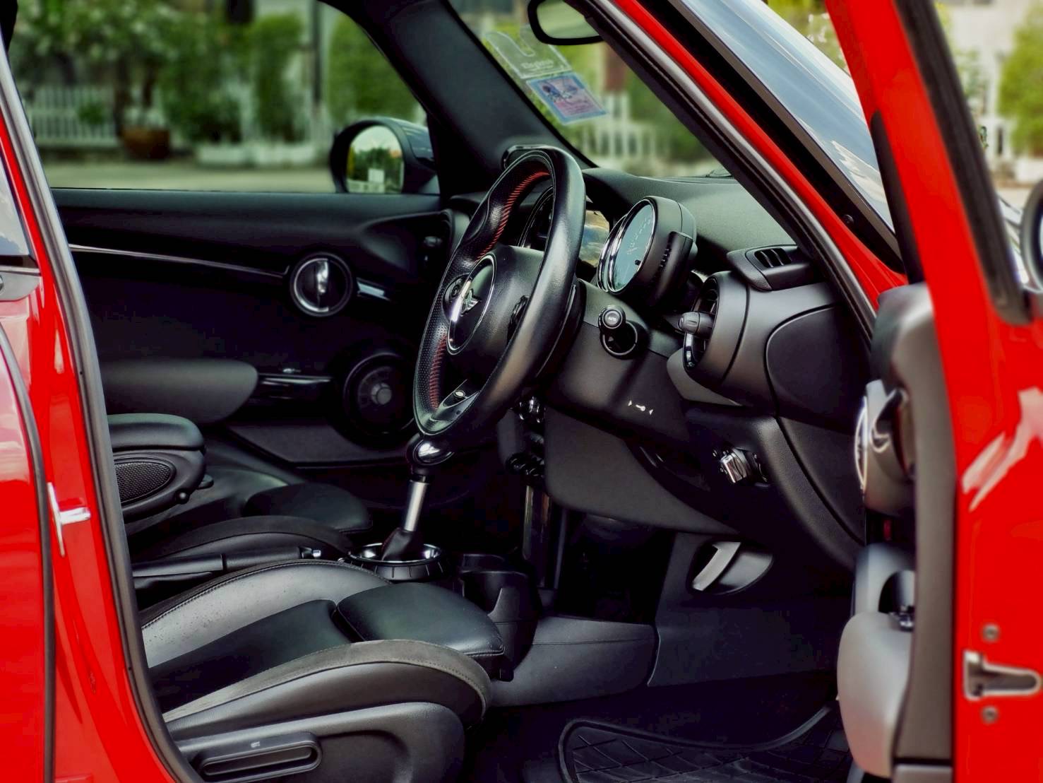2015 Mini Cooper (Hatch) Look3 F55 (5 ประตู) สีแดง (รูปที่ 7)