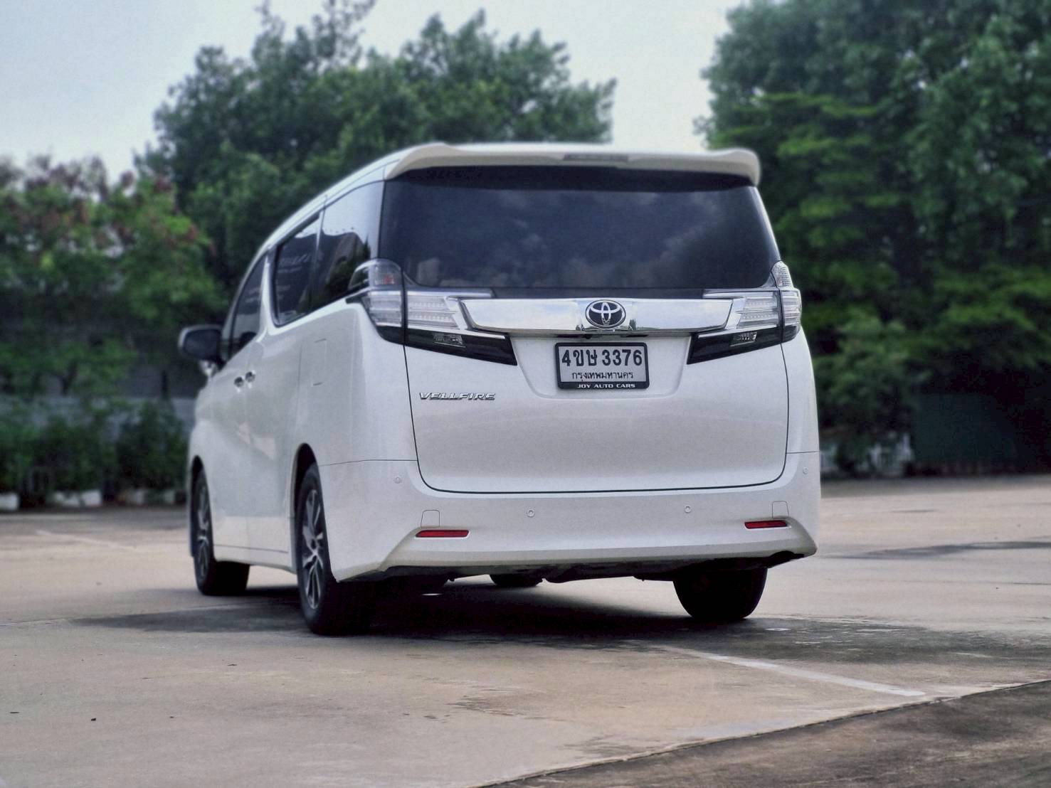 2016 Toyota Vellfire สีขาว (รูปที่ 5)
