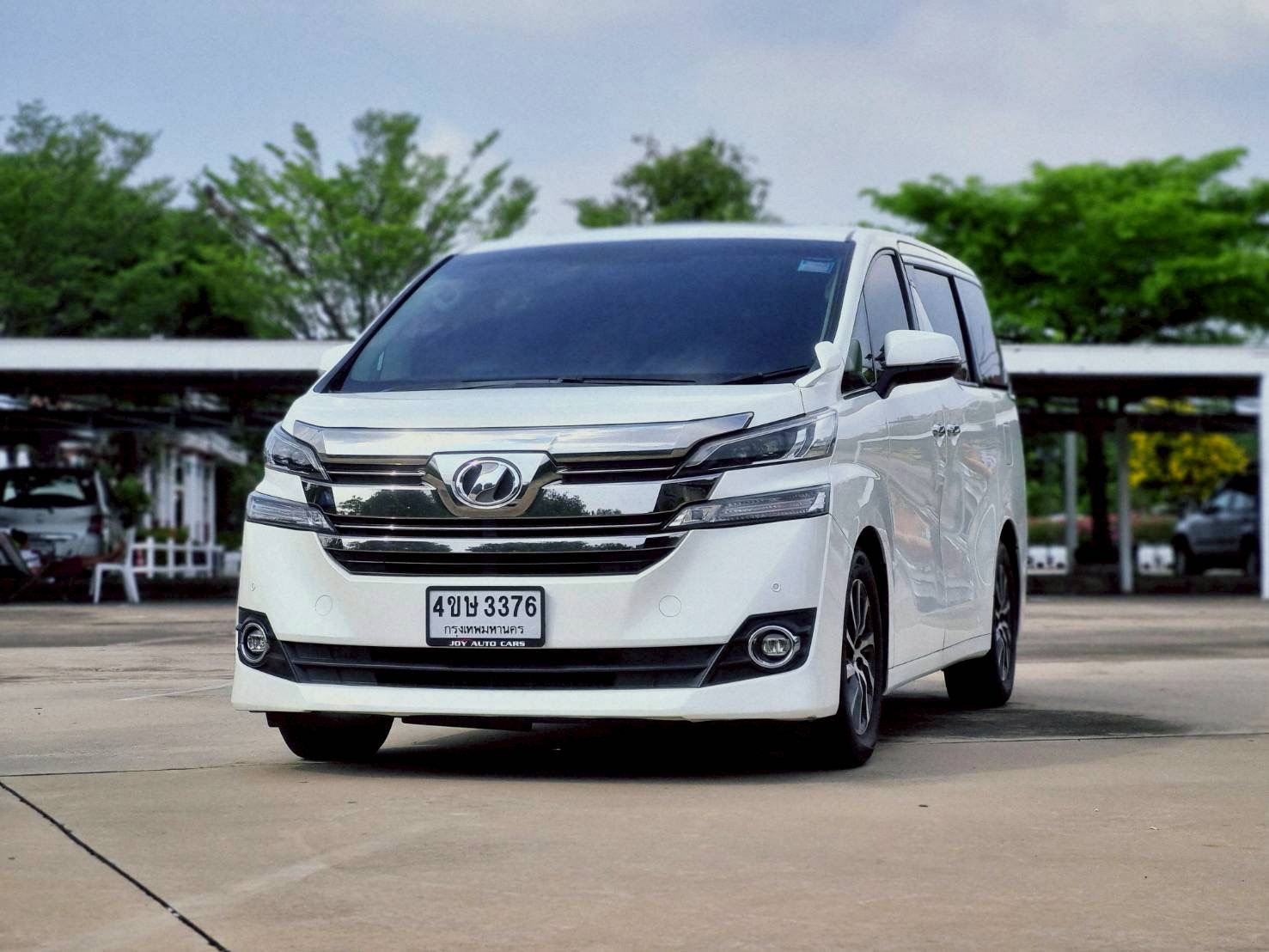 2016 Toyota Vellfire สีขาว