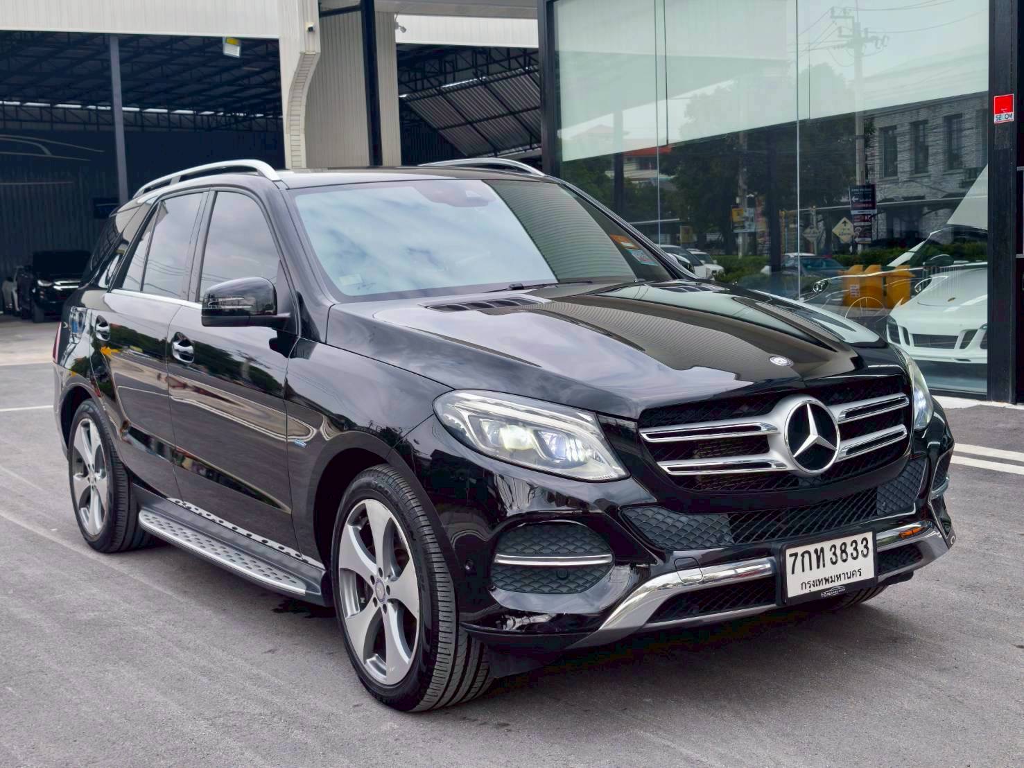 2018 Mercedes-Benz GLE-Class GLE500 สีดำ (รูปที่ 2)