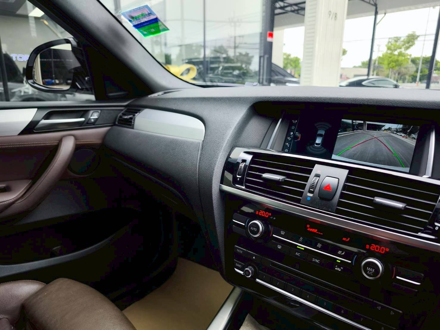 2018 BMW X4 G02 สีขาว (รูปที่ 11)
