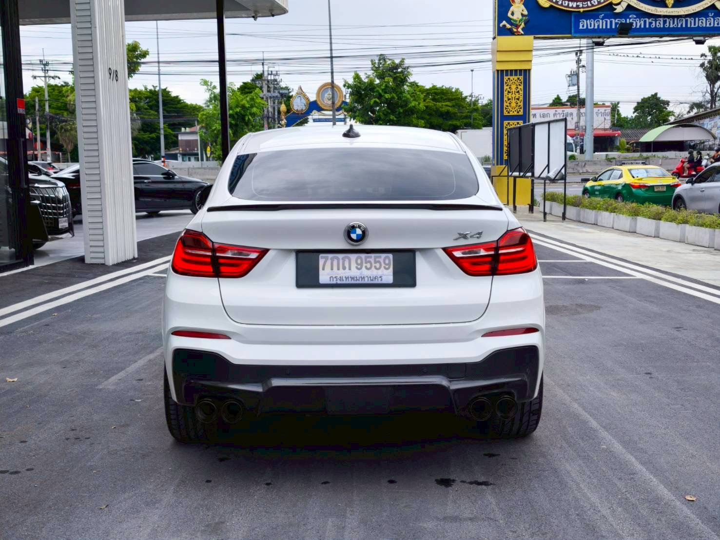 2018 BMW X4 G02 สีขาว (รูปที่ 17)