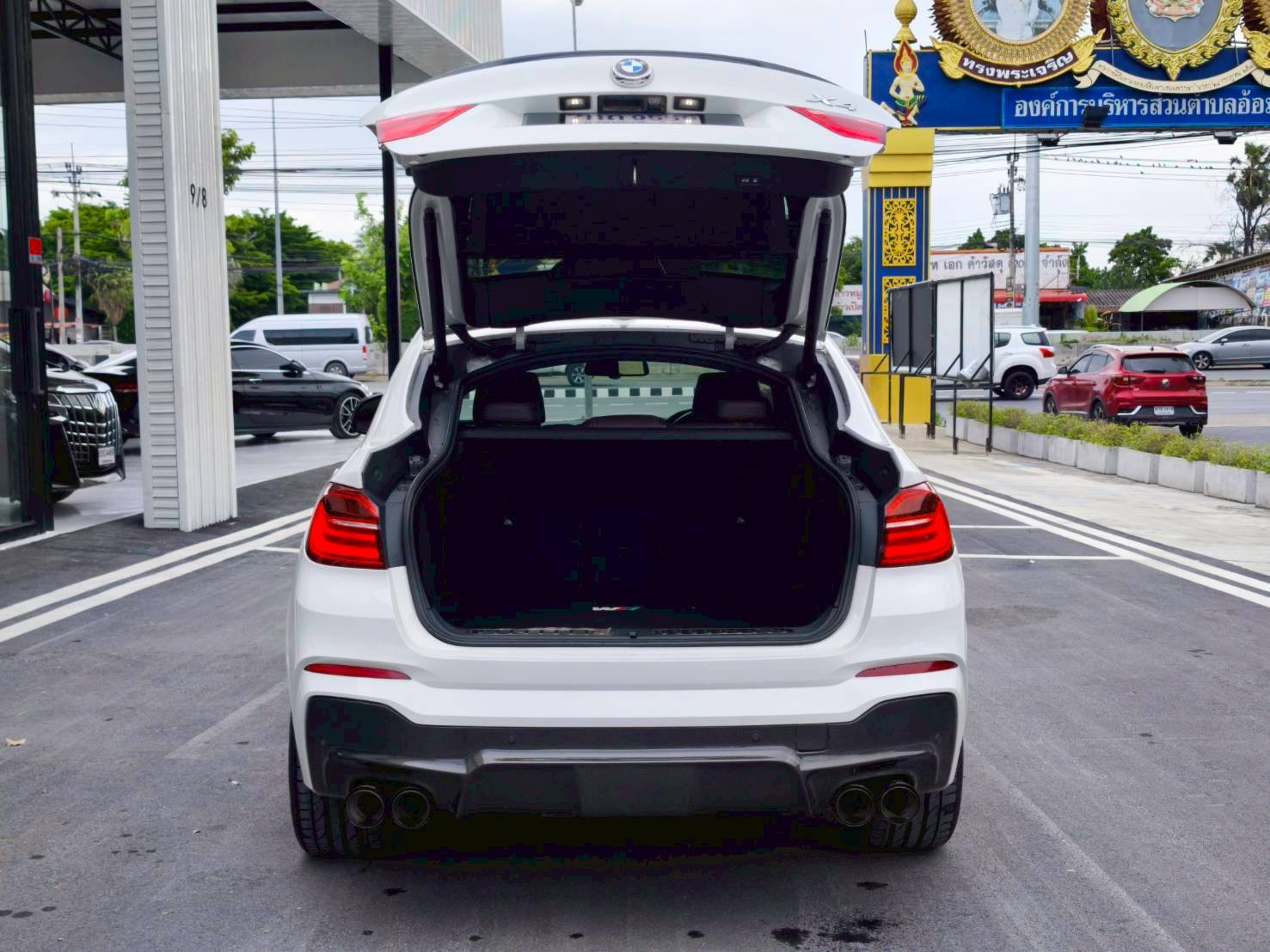 2018 BMW X4 G02 สีขาว (รูปที่ 16)