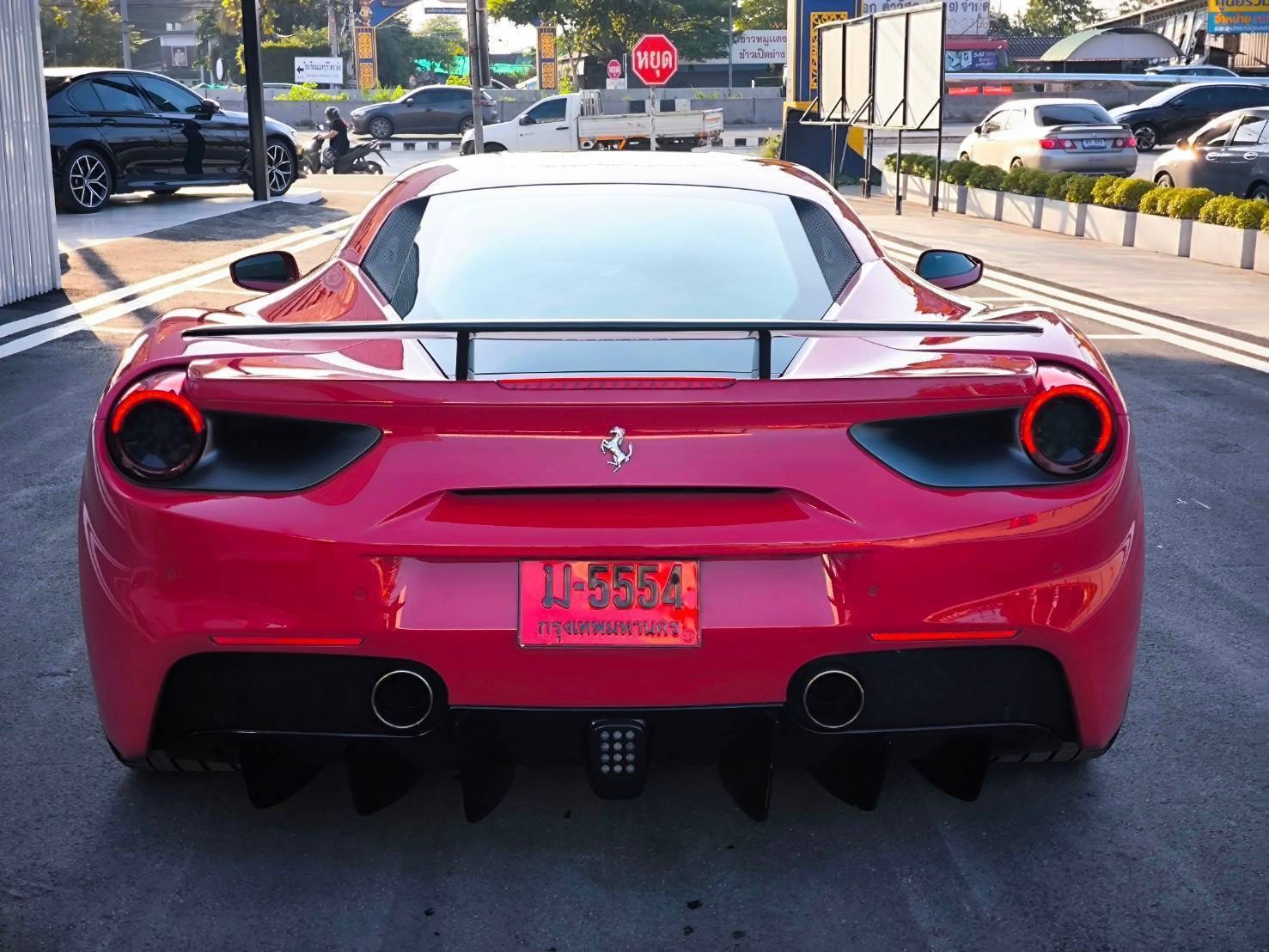 2017 Ferrari 488 GTB สีแดง (รูปที่ 12)
