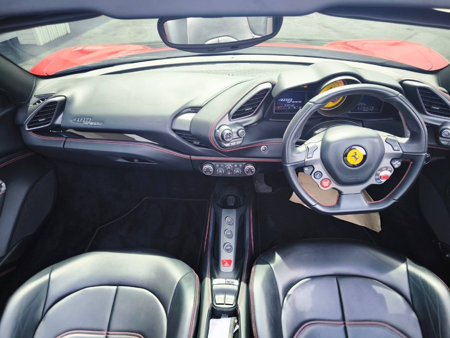 2018 Ferrari 488 Spider สีแดง (รูปที่ 6)
