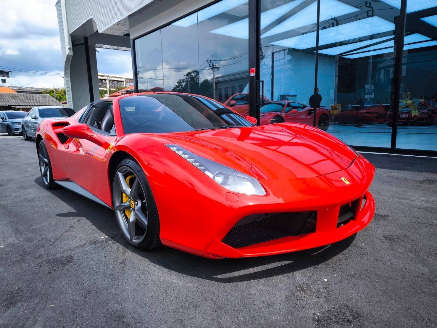 2018 Ferrari 488 Spider สีแดง (รูปที่ 5)