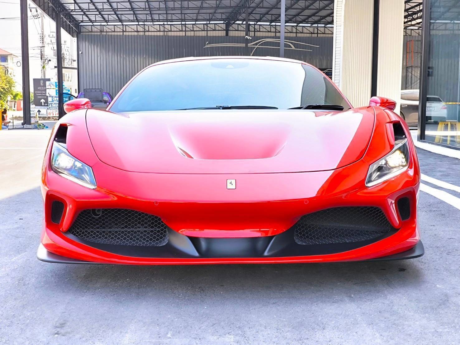 2021 Ferrari F8 Tributo สีแดง (รูปที่ 2)