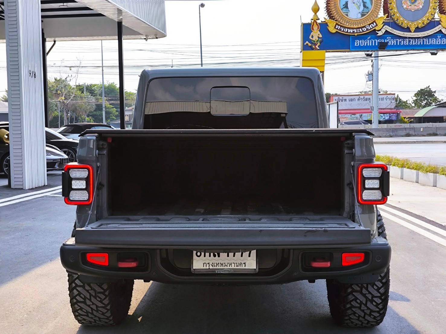 2021 Jeep GLADIATOR RUBICON 3.6 V6 สีเทา (รูปที่ 13)