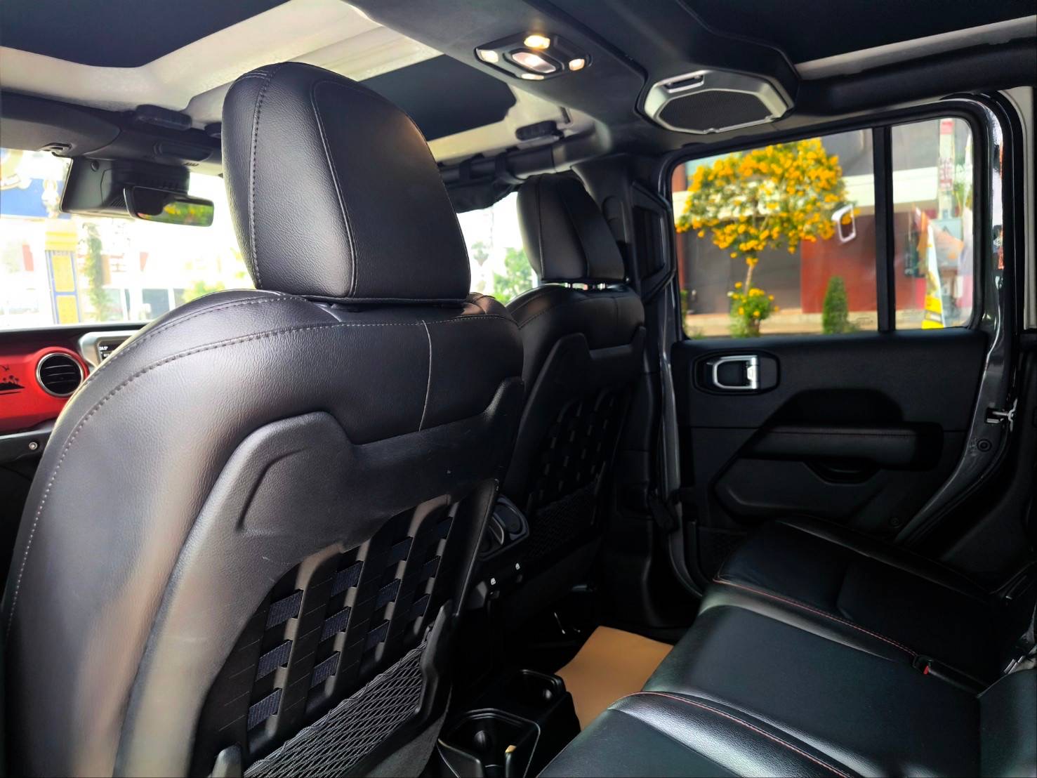 2021 Jeep GLADIATOR RUBICON 3.6 V6 สีเทา (รูปที่ 12)