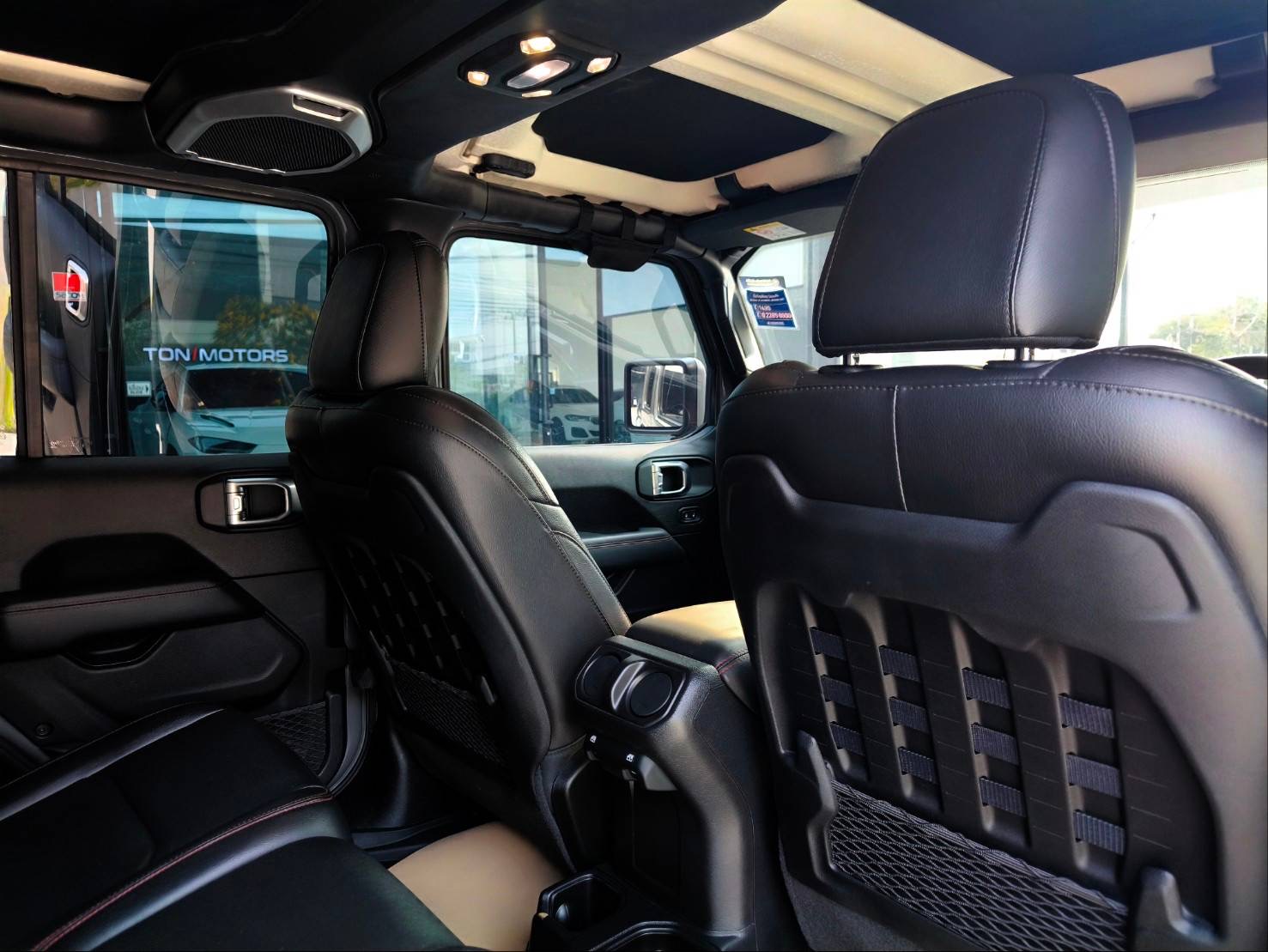 2021 Jeep GLADIATOR RUBICON 3.6 V6 สีเทา (รูปที่ 11)