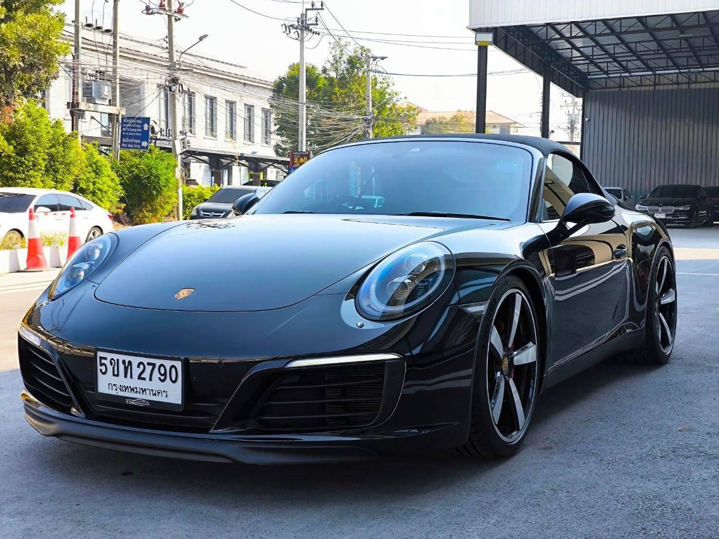 2017 Porsche 911 Carrera Cabriolet สีดำ (รูปที่ 2)