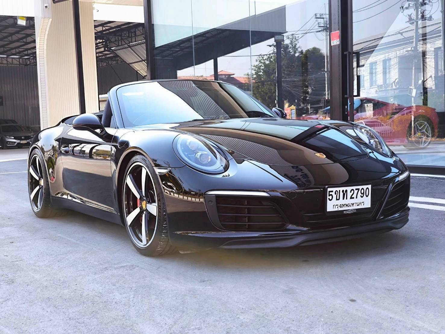 2017 Porsche 911 Carrera Cabriolet สีดำ