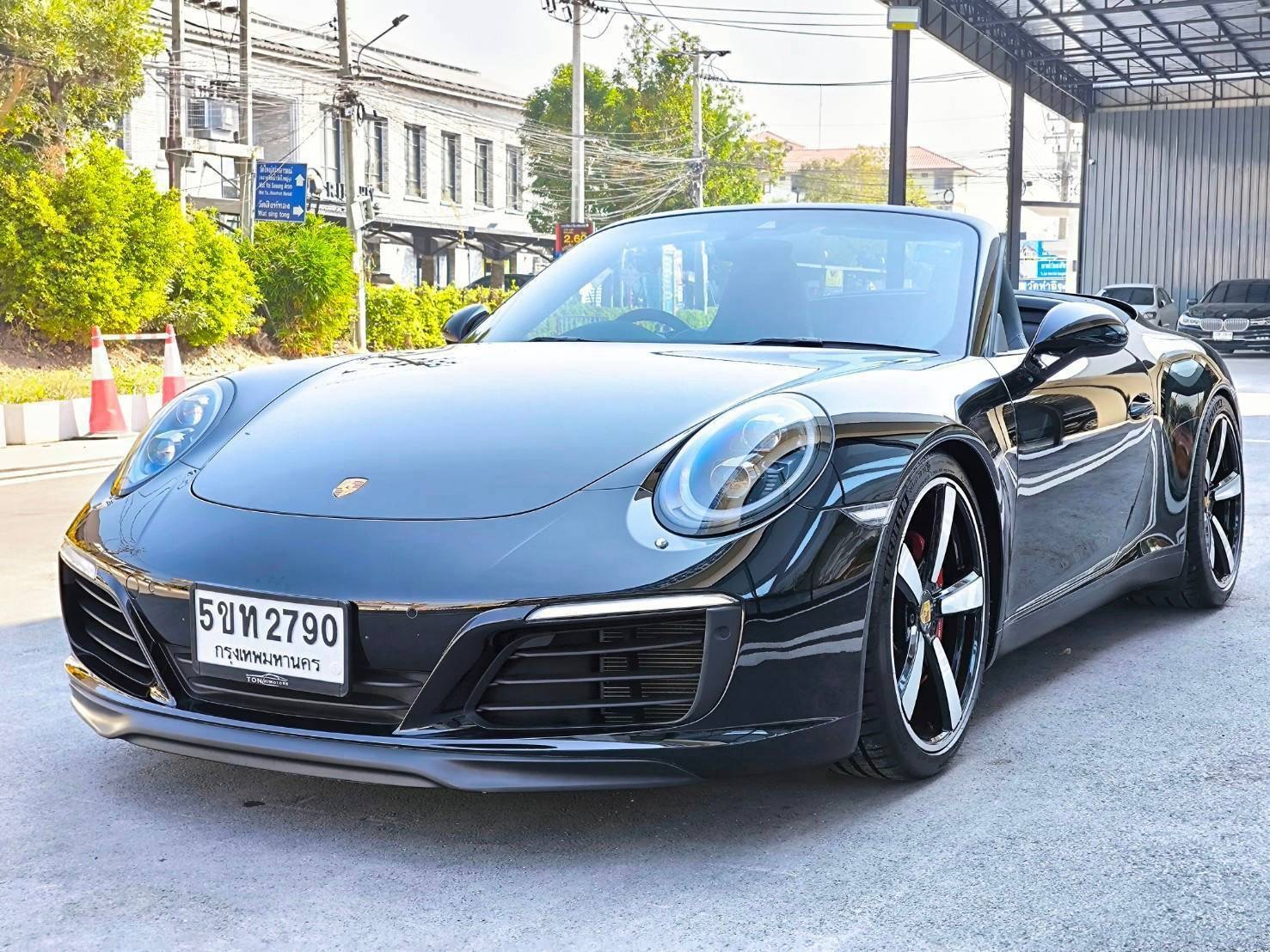 2017 Porsche 911 Carrera Cabriolet สีดำ (รูปที่ 4)