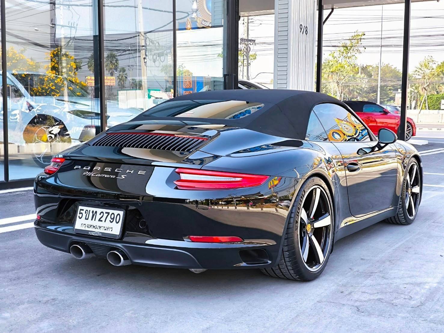 2017 Porsche 911 Carrera Cabriolet สีดำ (รูปที่ 18)
