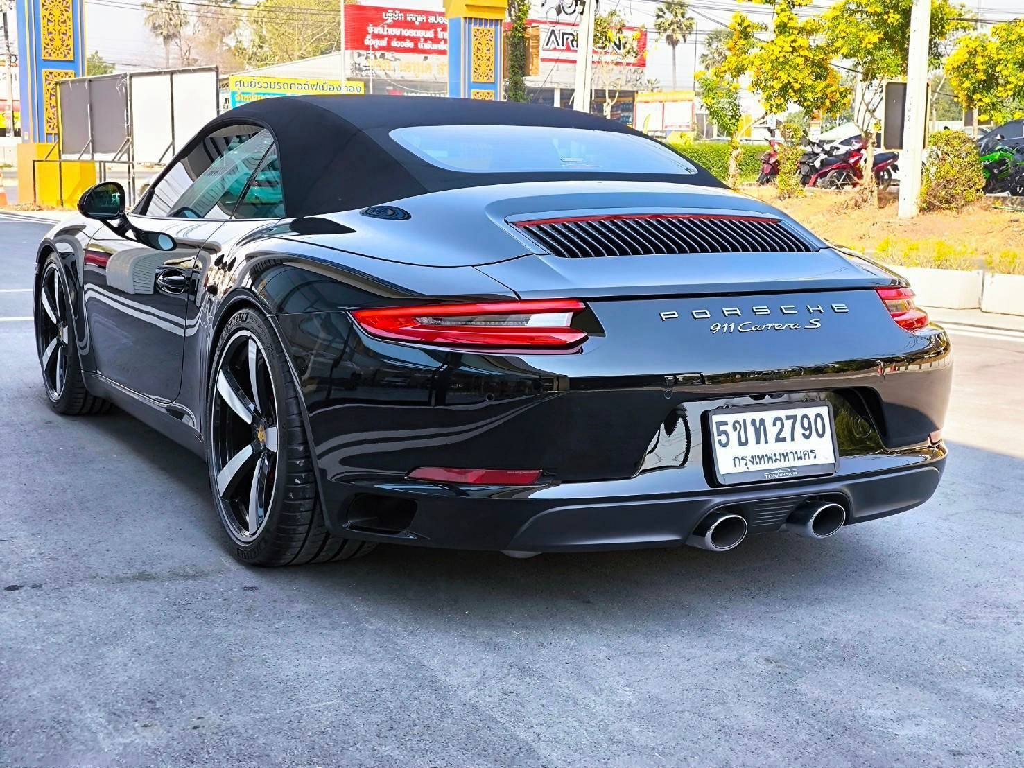 2017 Porsche 911 Carrera Cabriolet สีดำ (รูปที่ 15)