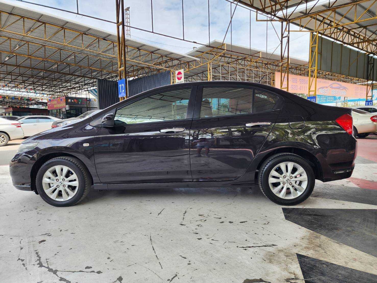 2013 Honda City สีดำ (รูปที่ 7)