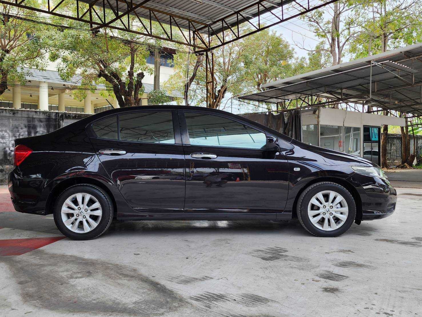 2013 Honda City สีดำ (รูปที่ 3)