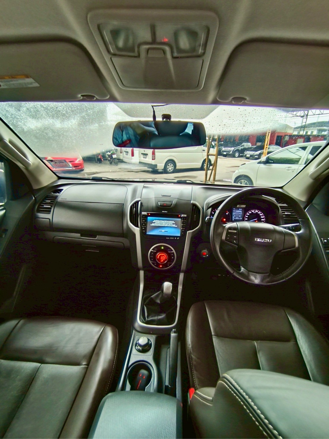 2015 Isuzu D-Max CAB4 สีดำ (รูปที่ 6)