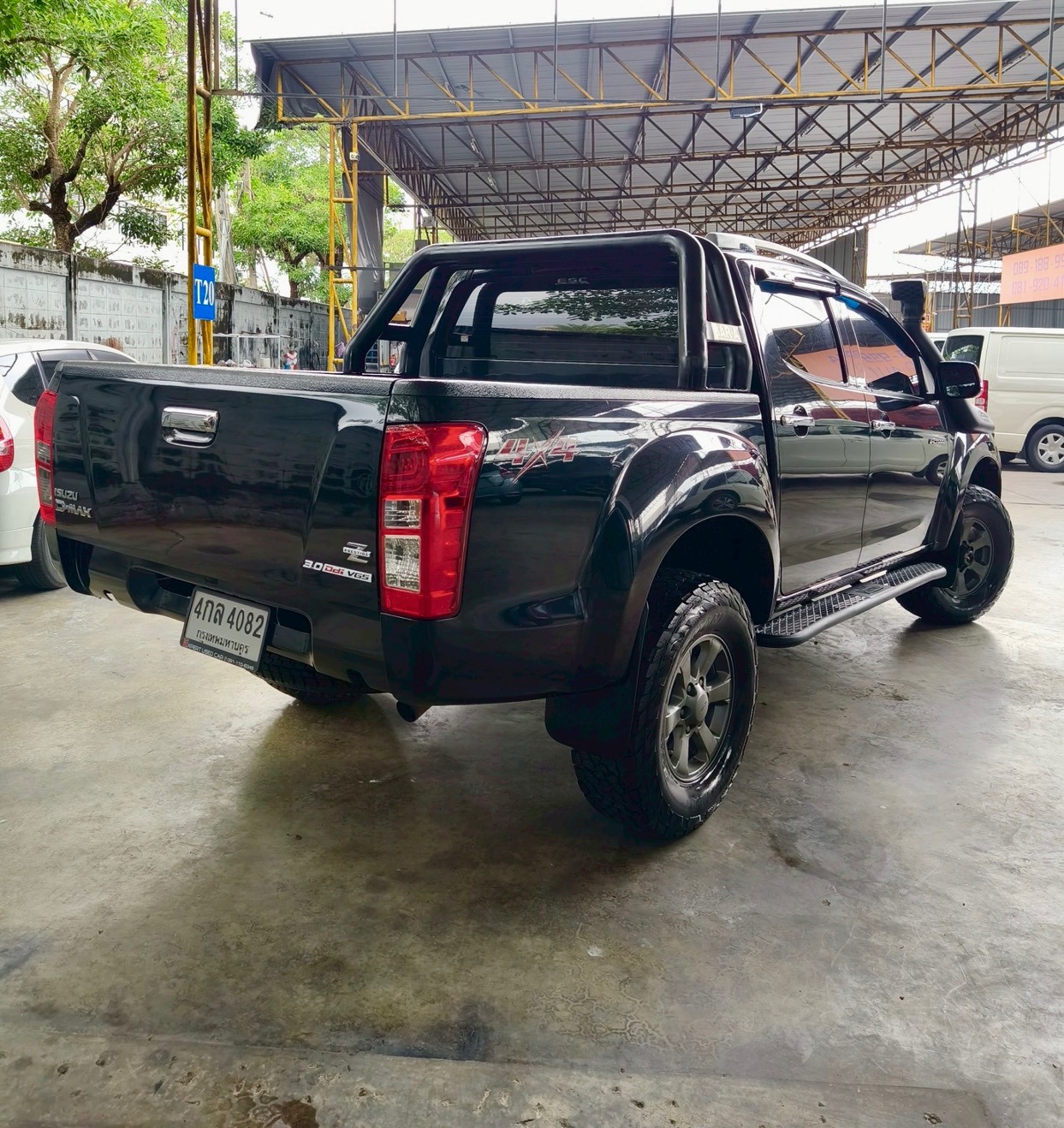 2015 Isuzu D-Max CAB4 สีดำ (รูปที่ 13)