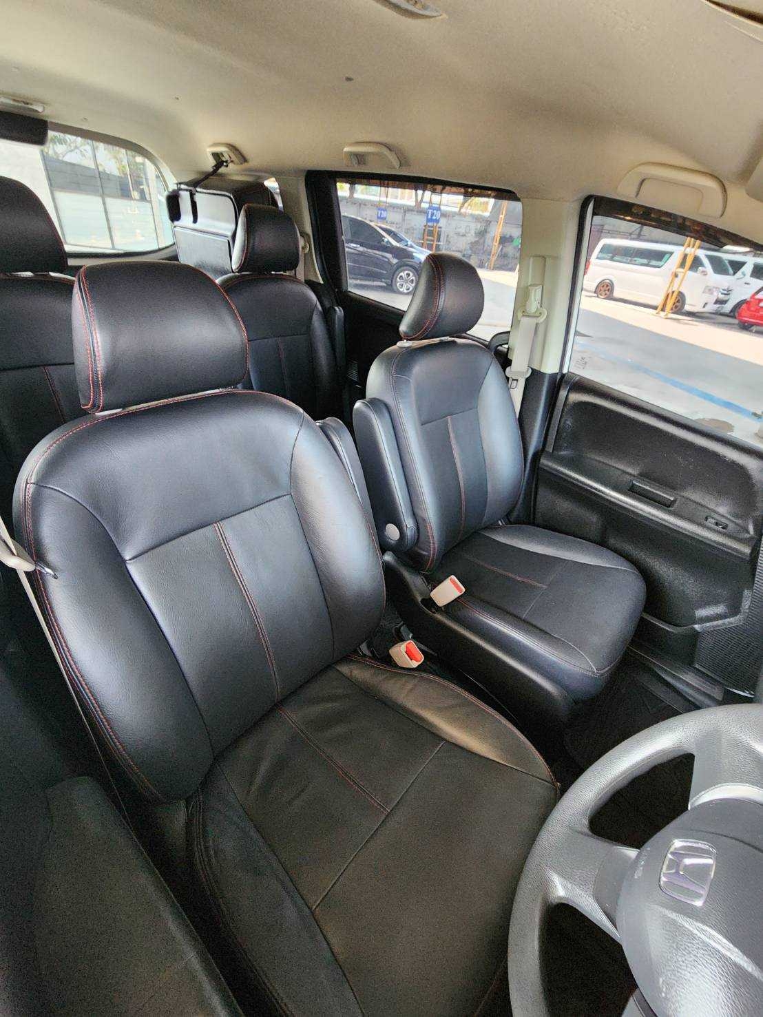 2012 Honda Freed สีขาว (รูปที่ 19)