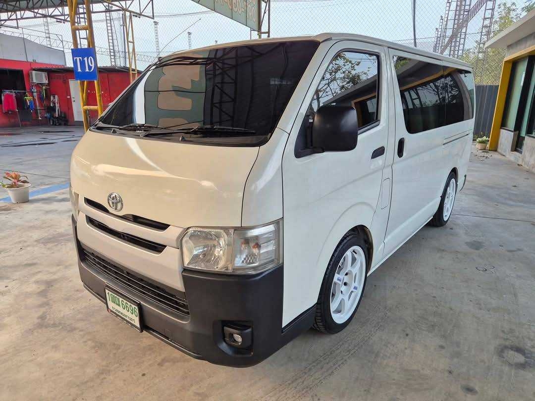 2014 Toyota HiAce หลังคาเตี้ย สีขาว (รูปที่ 7)