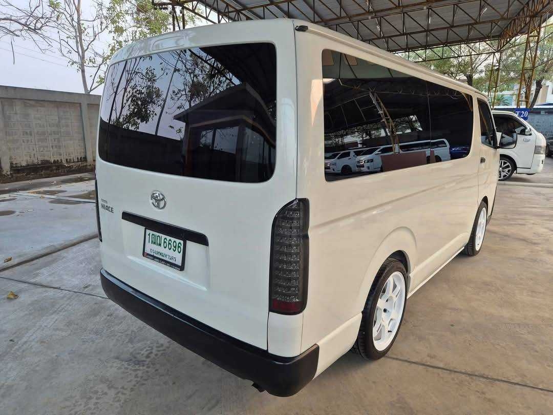 2014 Toyota HiAce หลังคาเตี้ย สีขาว (รูปที่ 3)