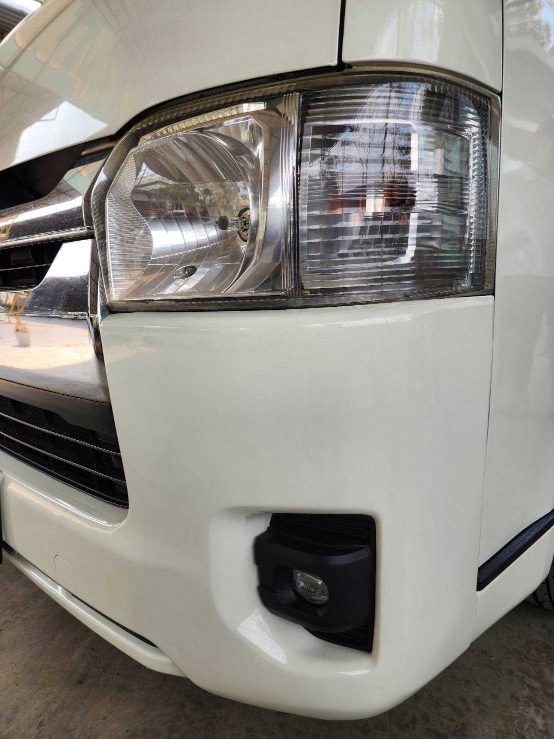 2015 Toyota HiAce หลังคาเตี้ย สีขาว (รูปที่ 19)