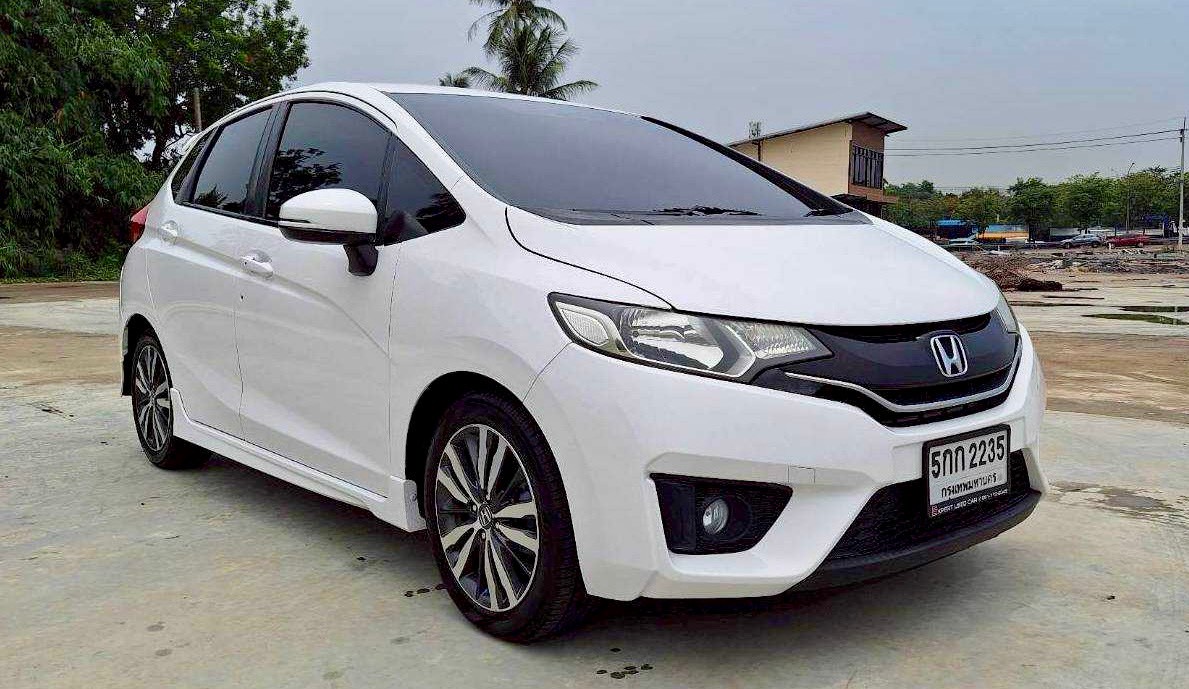 2014 Honda Jazz GK สีขาว (รูปที่ 17)