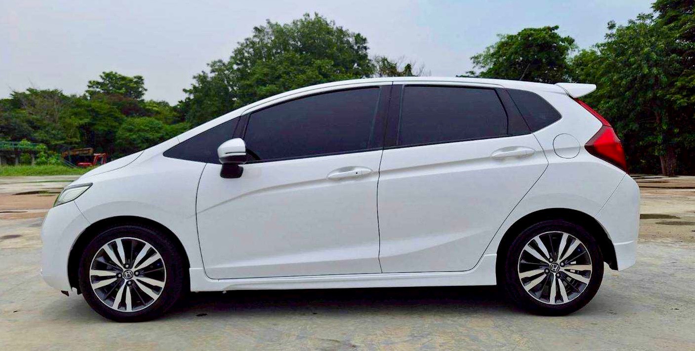 2014 Honda Jazz GK สีขาว (รูปที่ 18)