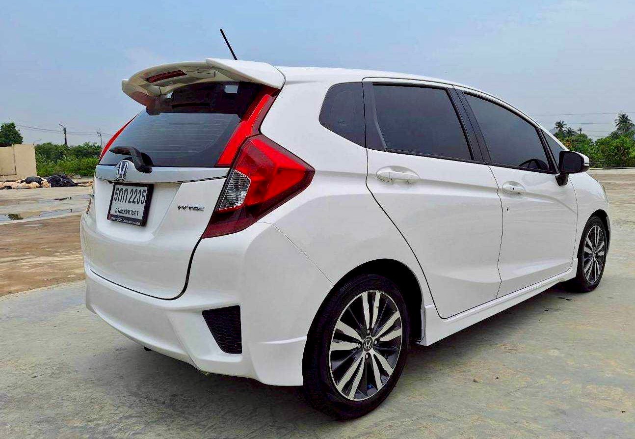 2014 Honda Jazz GK สีขาว (รูปที่ 14)