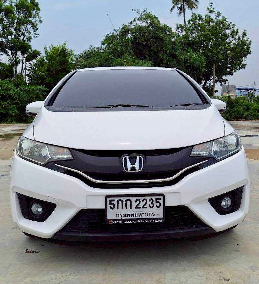2014 Honda Jazz GK สีขาว (รูปที่ 16)