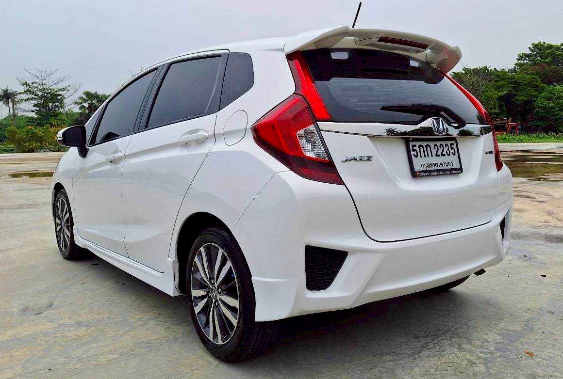 2014 Honda Jazz GK สีขาว (รูปที่ 7)
