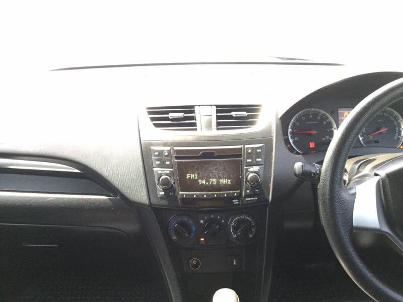 Suzuki Swift ปี 2015 สีฟ้า (รูปที่ 8)