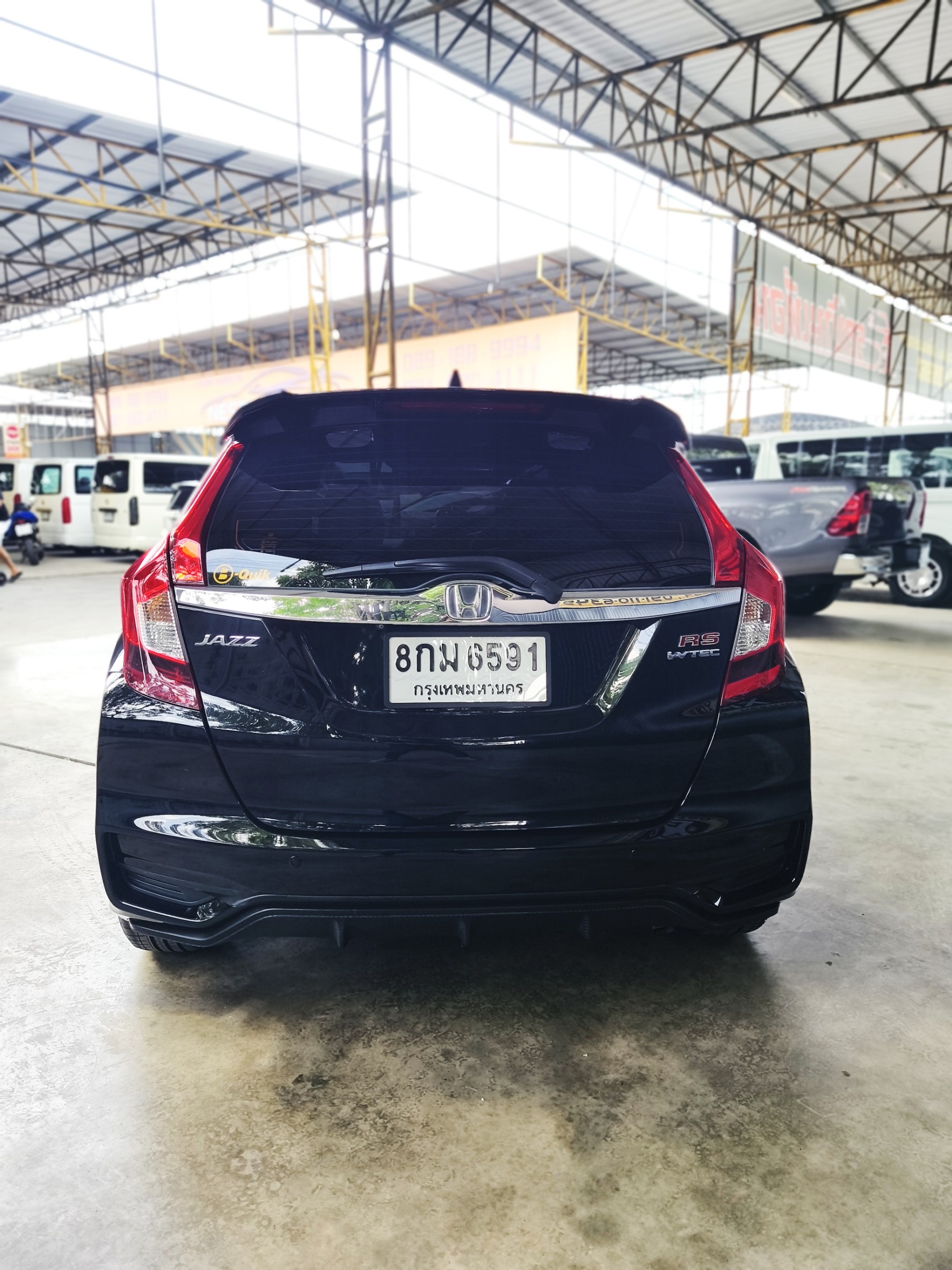 2019 Honda Jazz GK สีดำ (รูปที่ 4)
