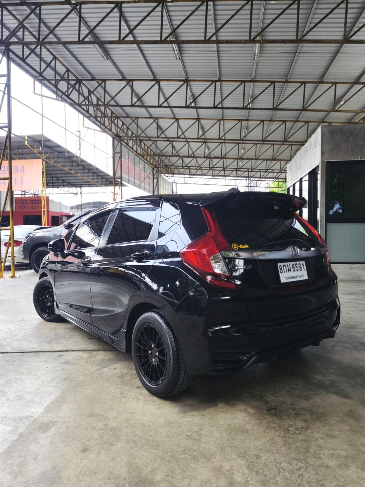 2019 Honda Jazz GK สีดำ (รูปที่ 3)