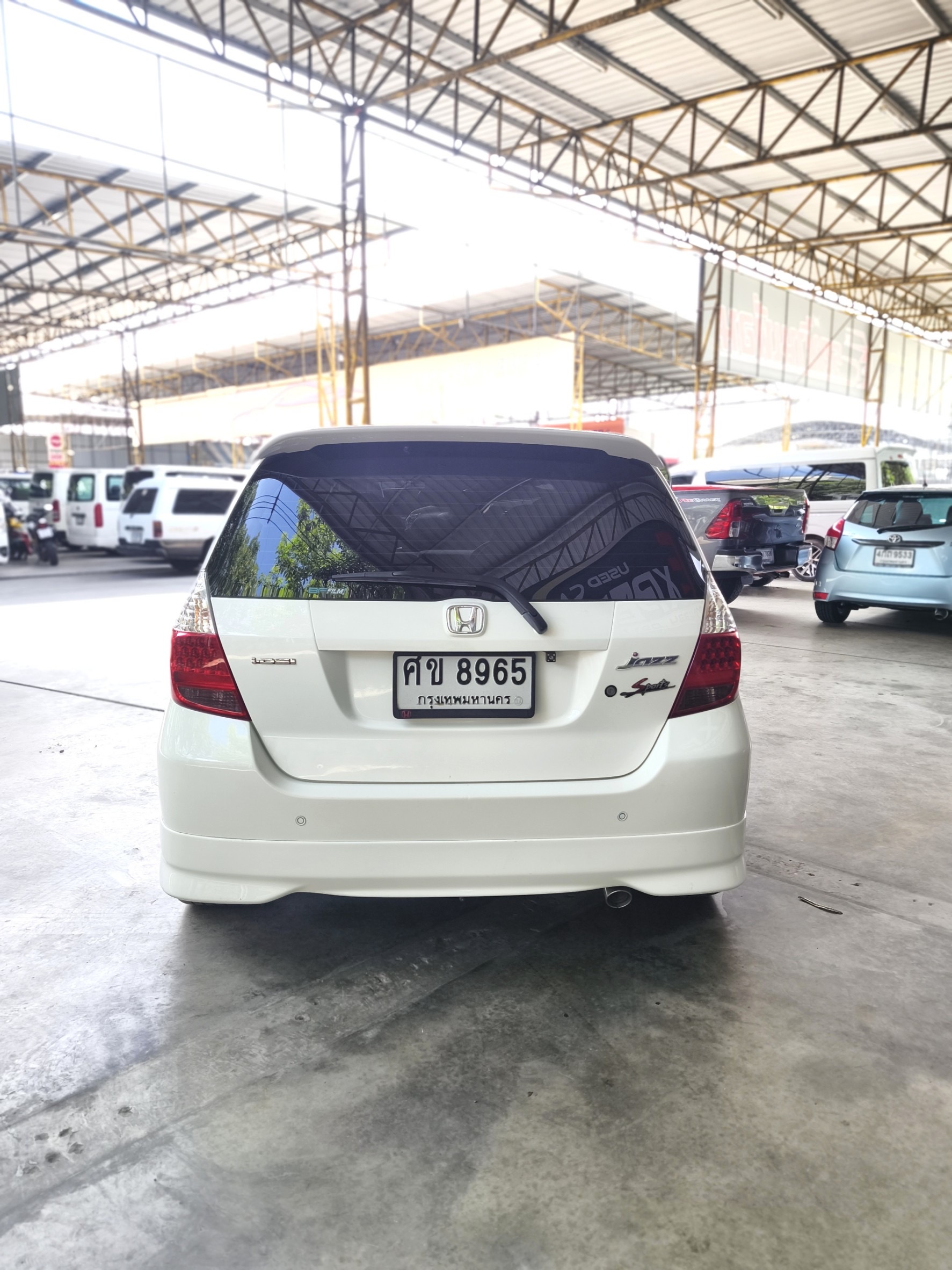 2005 Honda Jazz GD สีขาว (รูปที่ 6)
