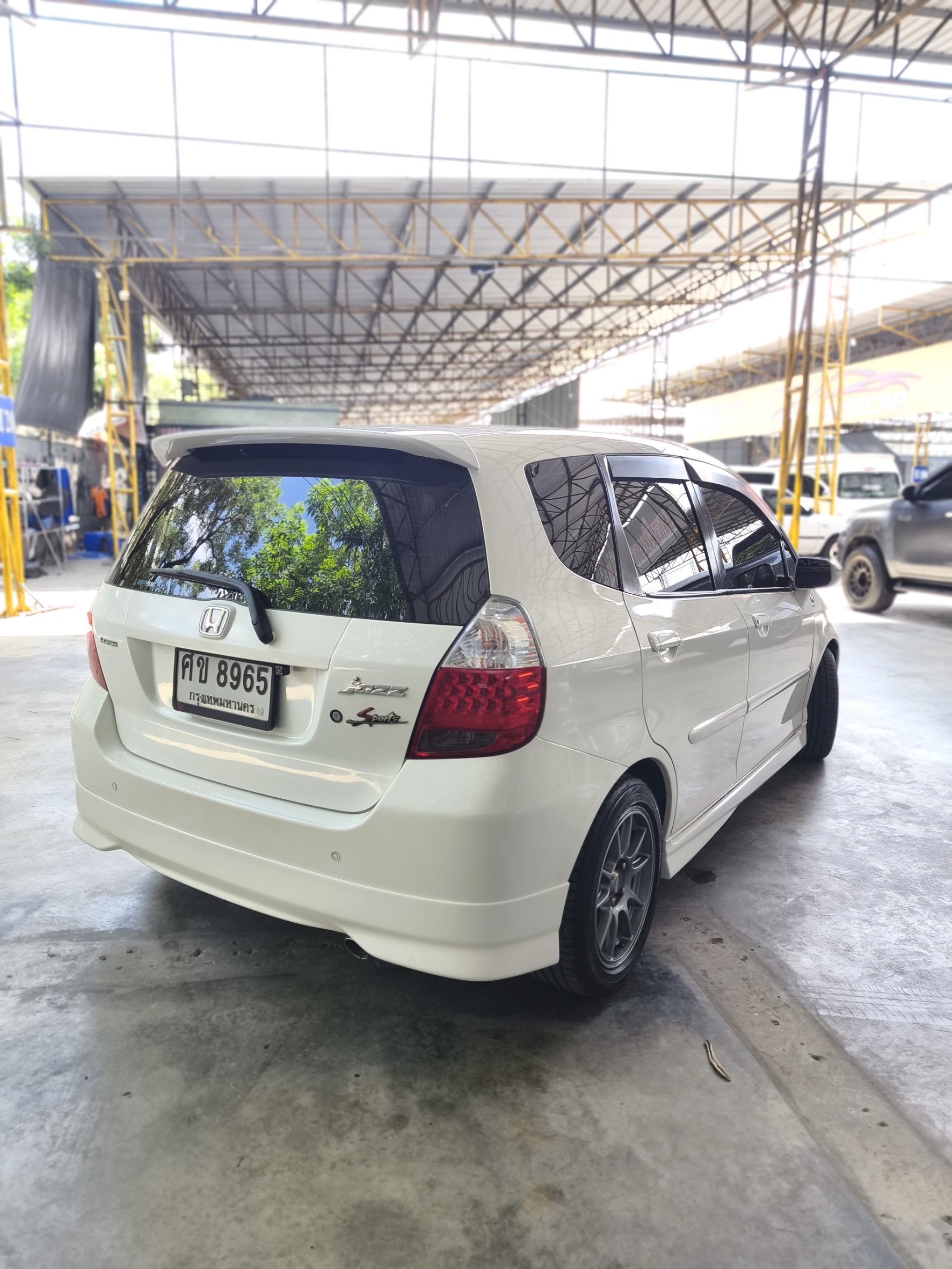 2005 Honda Jazz GD สีขาว (รูปที่ 7)