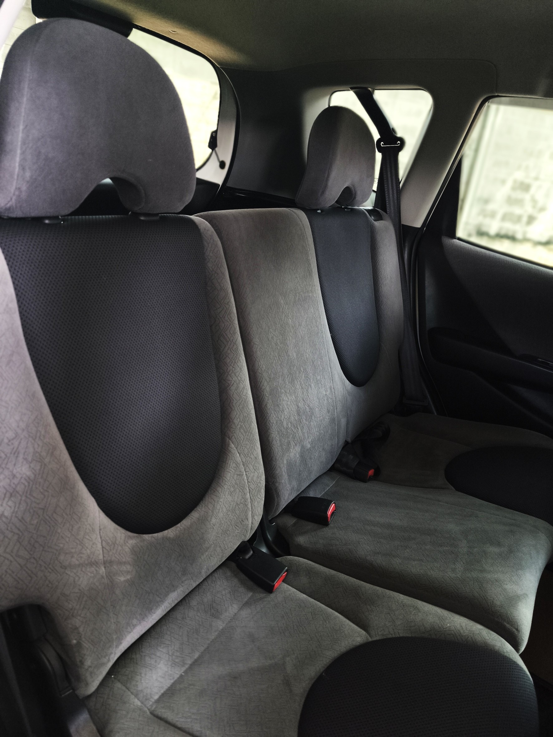 2005 Honda Jazz GD สีขาว (รูปที่ 15)