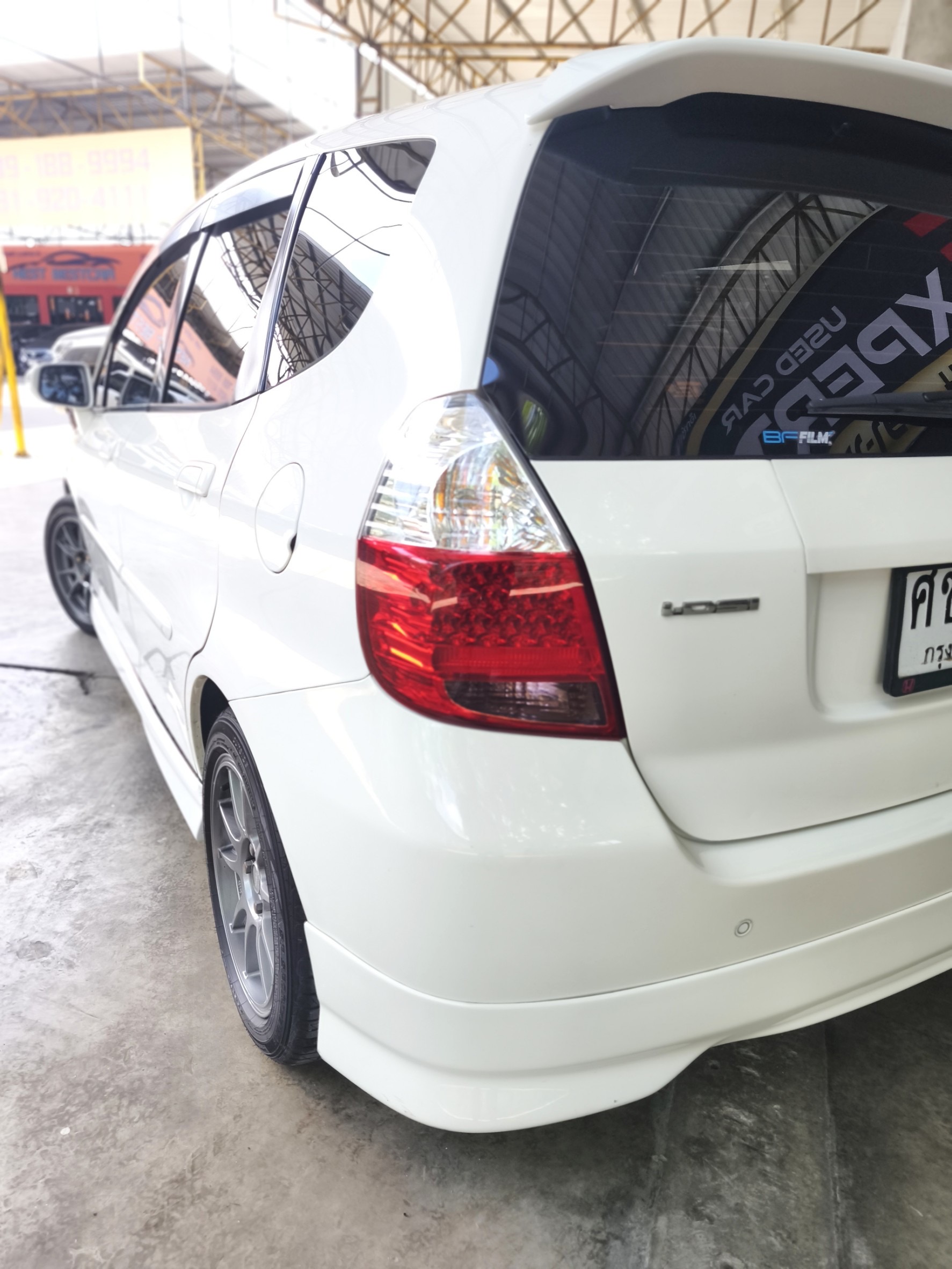 2005 Honda Jazz GD สีขาว (รูปที่ 11)