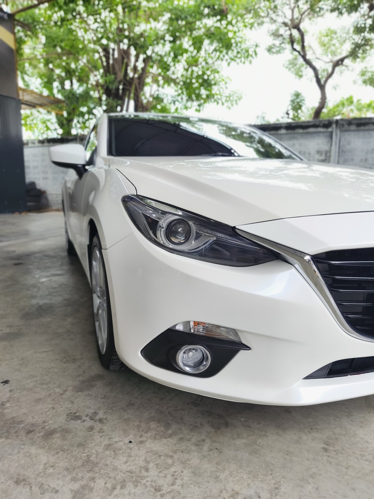 2015 Mazda 3 Sedan สีขาว (รูปที่ 9)