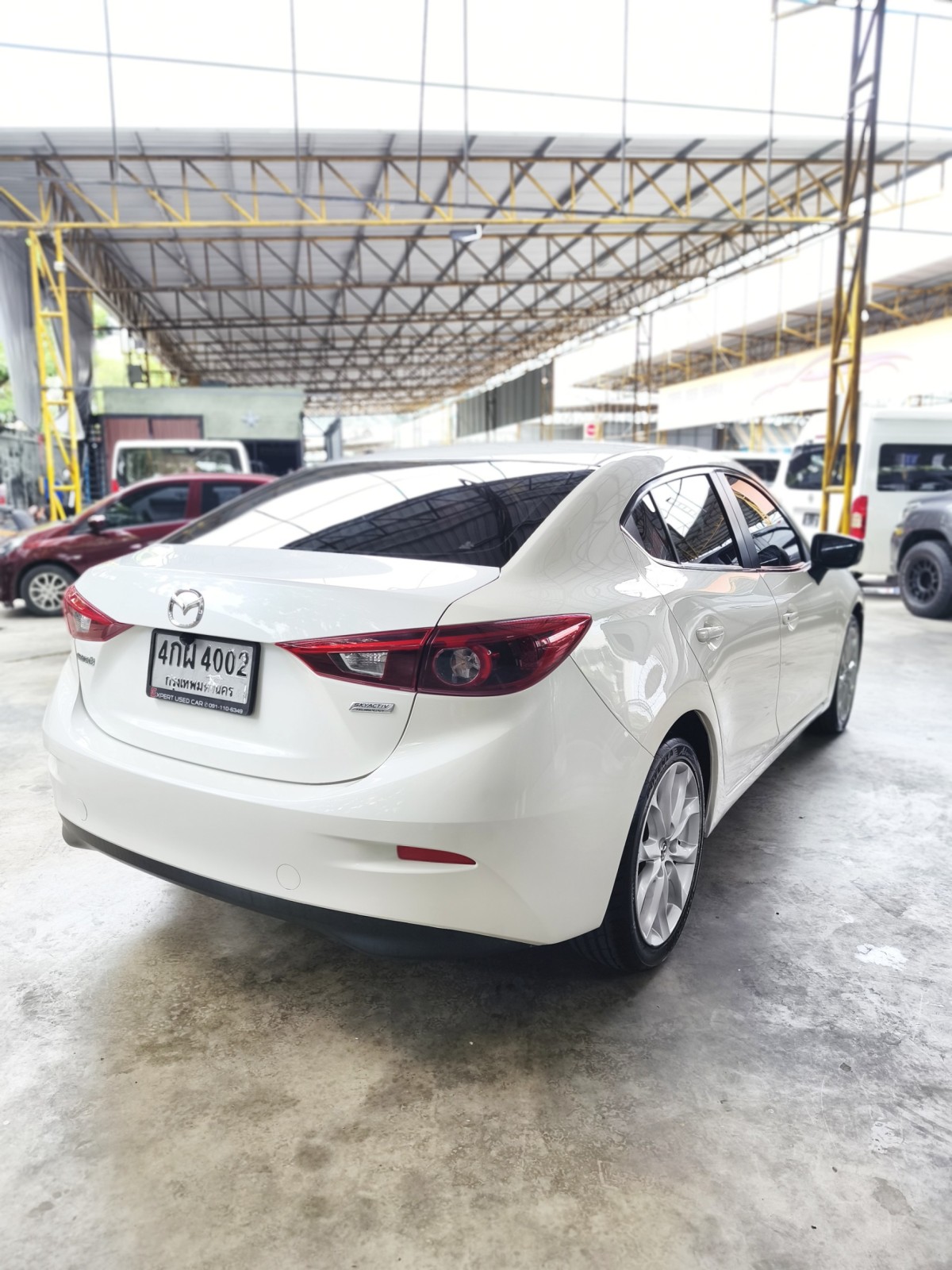 2015 Mazda 3 Sedan สีขาว (รูปที่ 5)