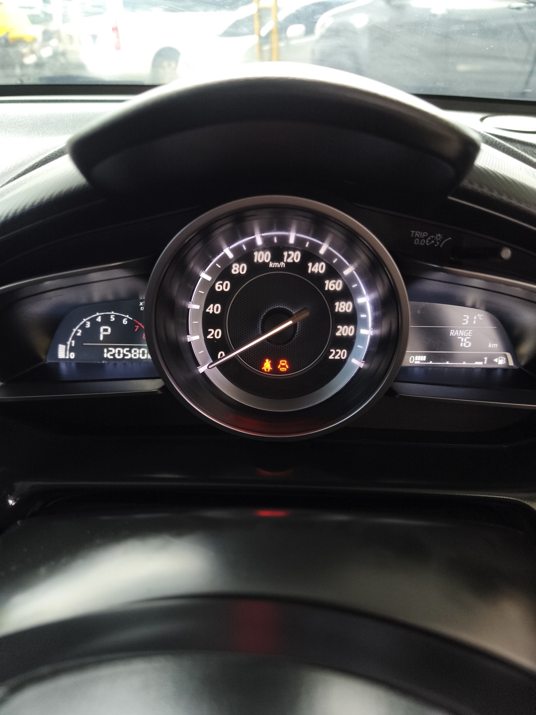 2015 Mazda 2 Sedan (4 ประตู) สีเทา (รูปที่ 16)