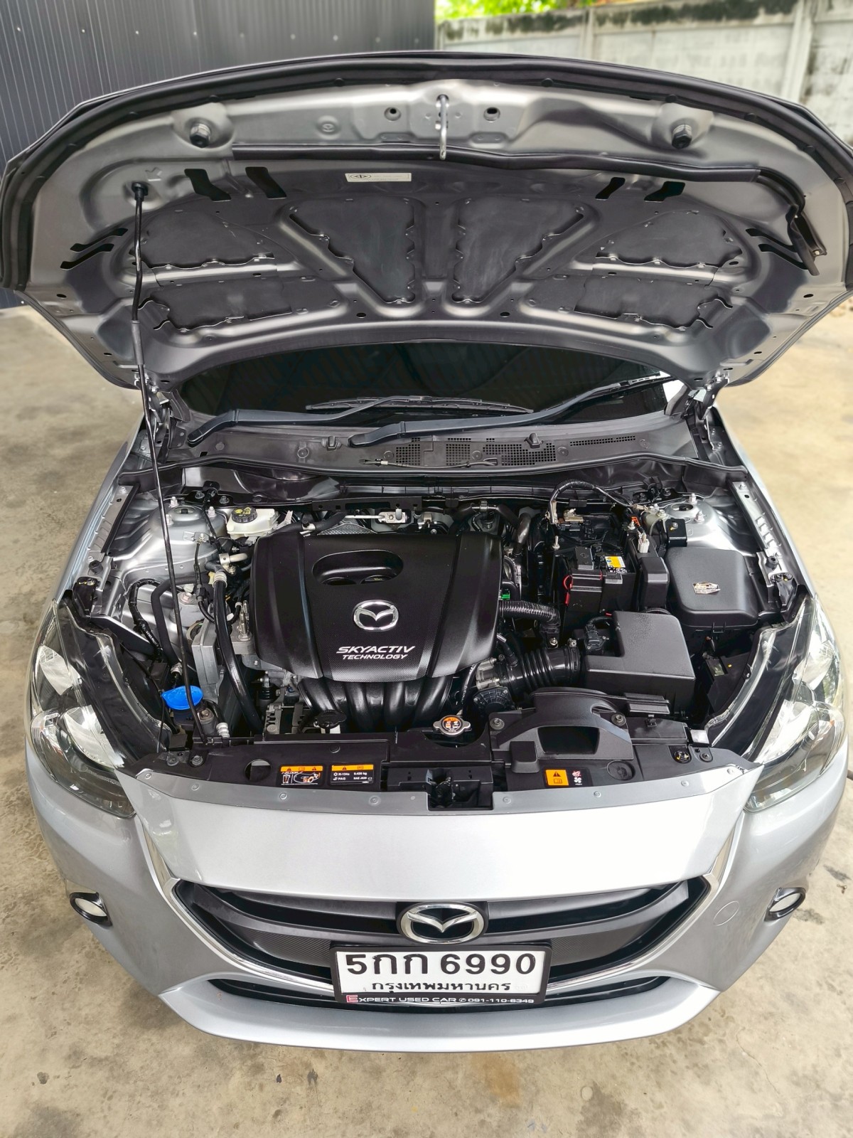 2015 Mazda 2 Sedan (4 ประตู) สีเทา (รูปที่ 18)