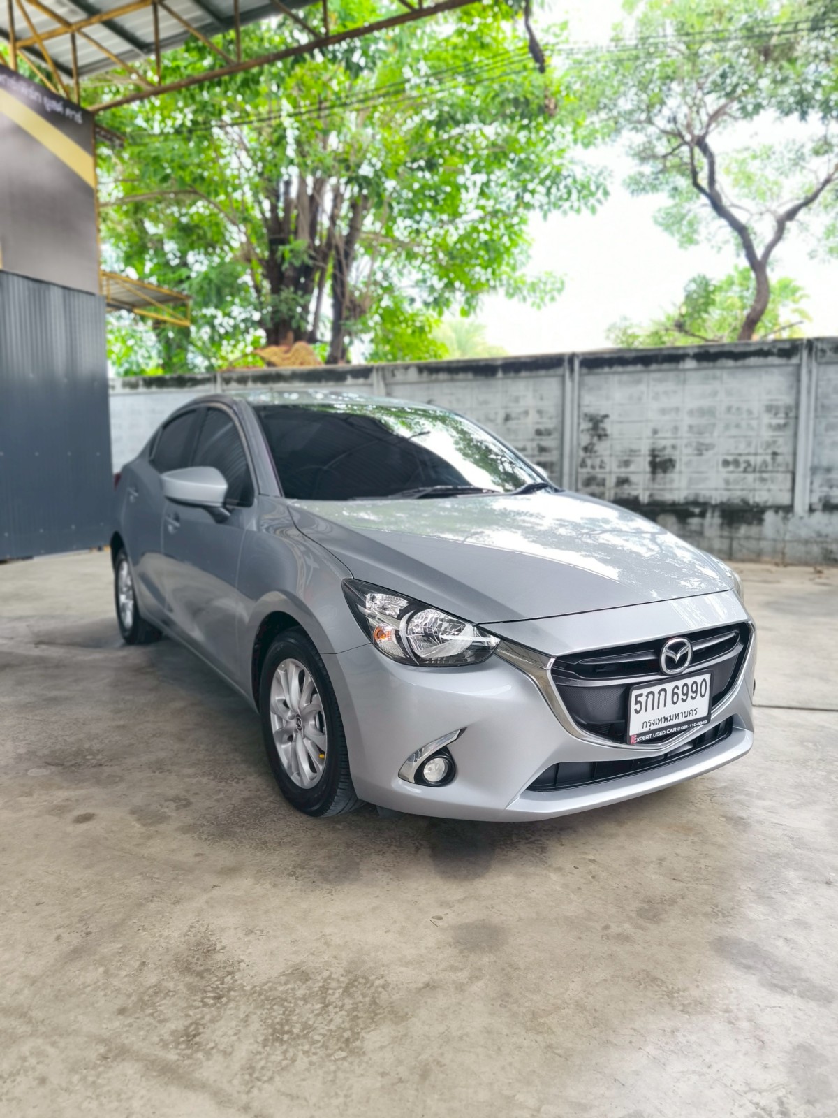 2015 Mazda 2 Sedan (4 ประตู) สีเทา (รูปที่ 7)