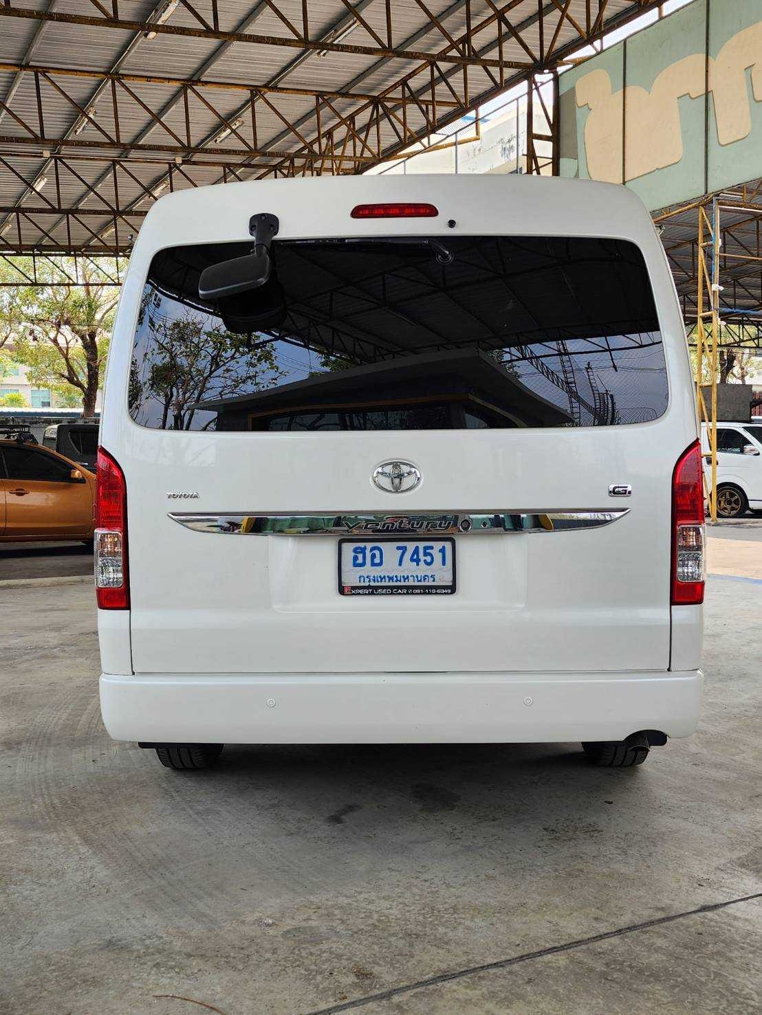 2018 Toyota Ventury สีขาว (รูปที่ 5)