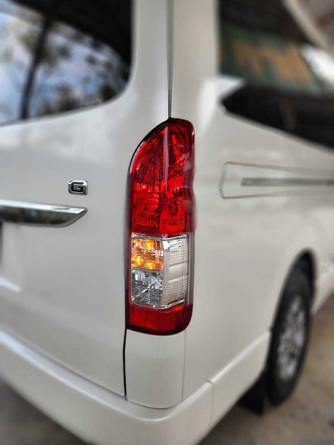 2018 Toyota Ventury สีขาว (รูปที่ 19)
