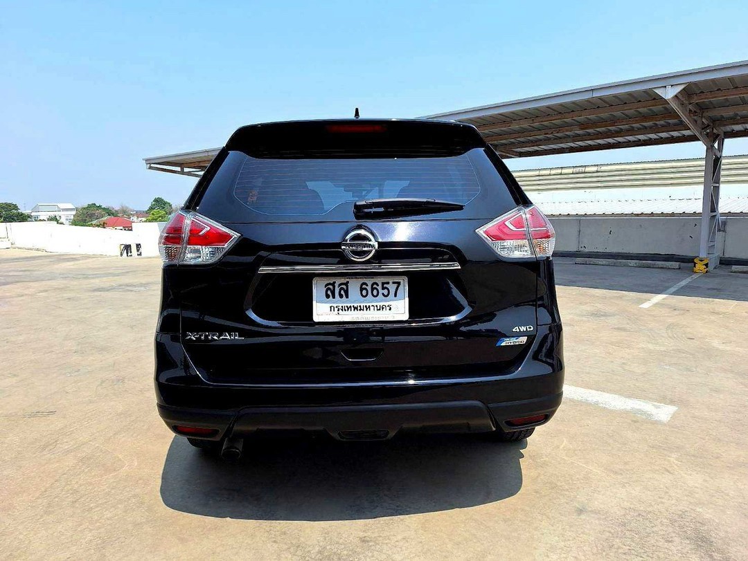 2017 Nissan X-trail สีดำ (รูปที่ 4)