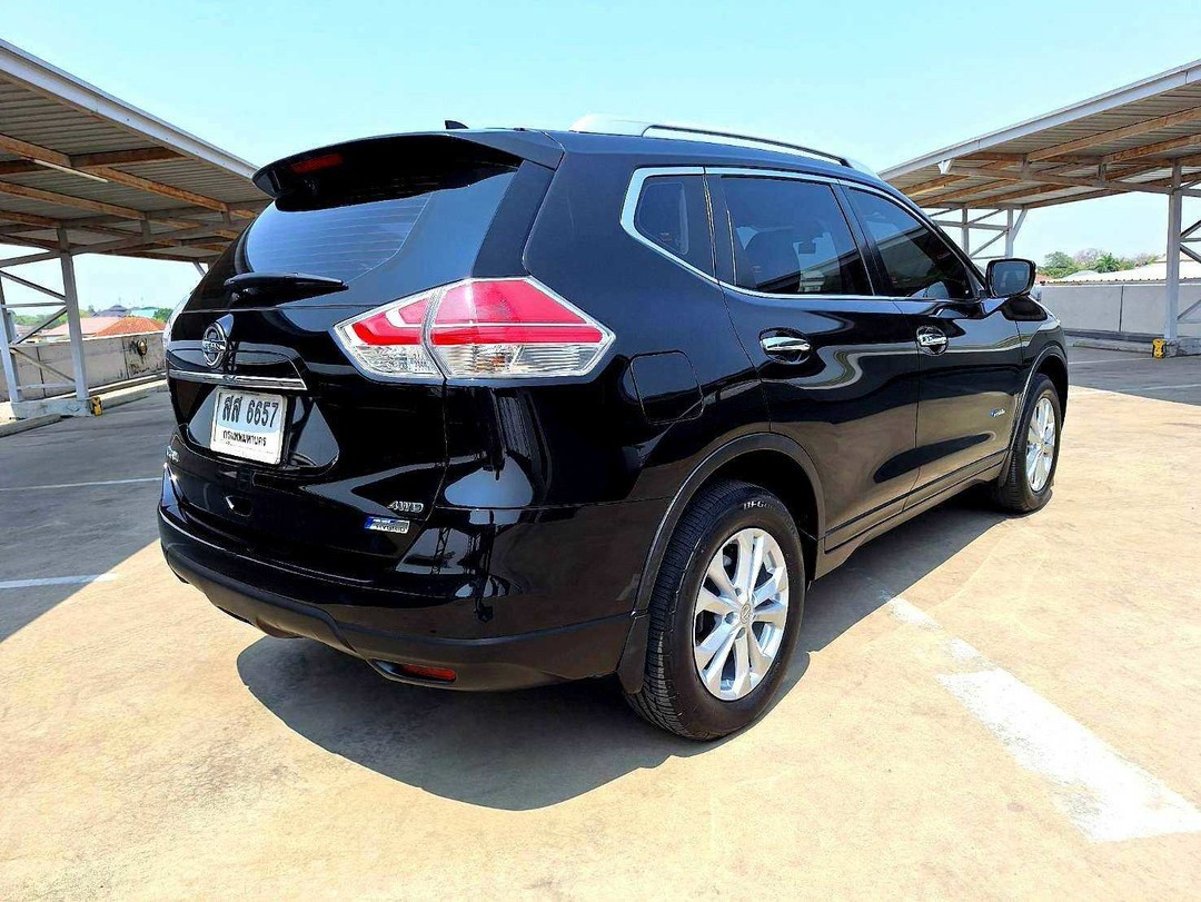 2017 Nissan X-trail สีดำ (รูปที่ 10)